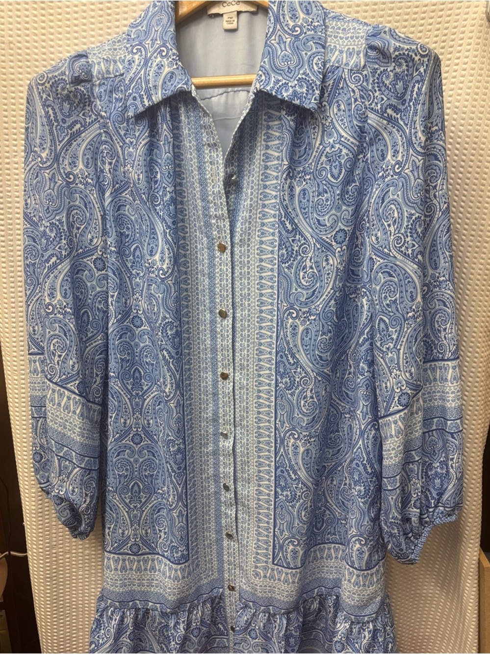 CeCe Petite paisley dress features long blouson sleeves and a ruffled hem Sz PM